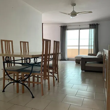 아파트 Confortable Et Spacieux Proche De La *